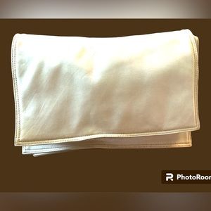 Authentic Bottega Veneta  White Genuine Leather  Clutch